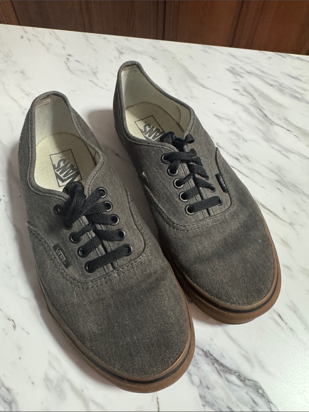 Vans Authentic Men’s Gray Canvas Low-Top Sneakers with Black Laces size 9